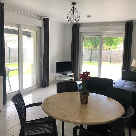 Les Arbousiers Holiday home *