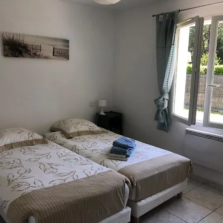 Holiday home Les Arbousiers *